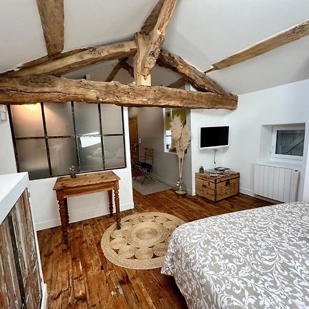 Les Hirondelles Du Marais Bed & Breakfast รีอง ภายนอก รูปภาพ
