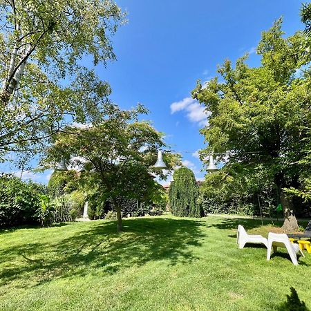 Les Hirondelles Du Marais Bed & Breakfast รีอง ภายนอก รูปภาพ
