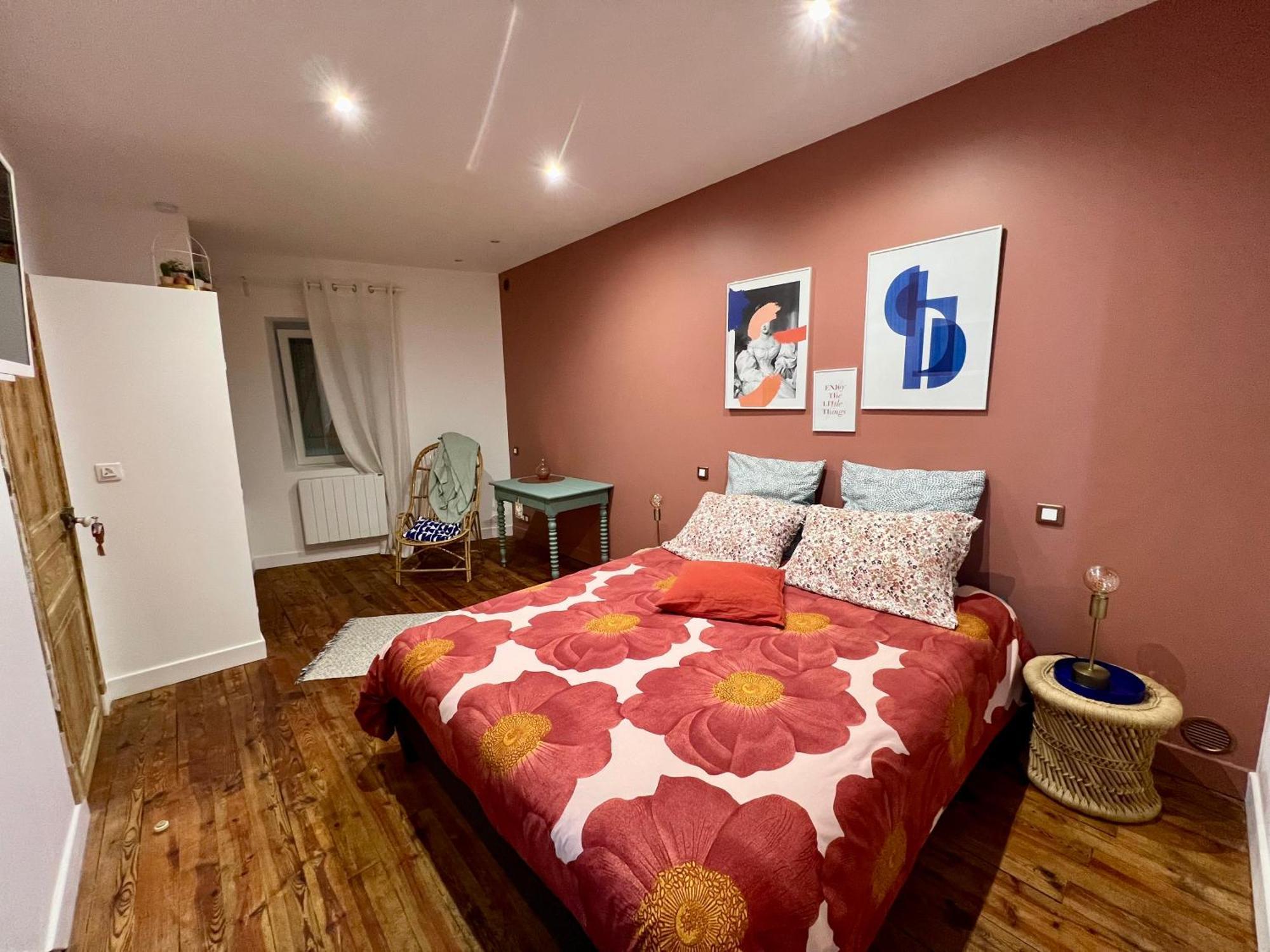 Les Hirondelles Du Marais Bed & Breakfast รีอง ภายนอก รูปภาพ