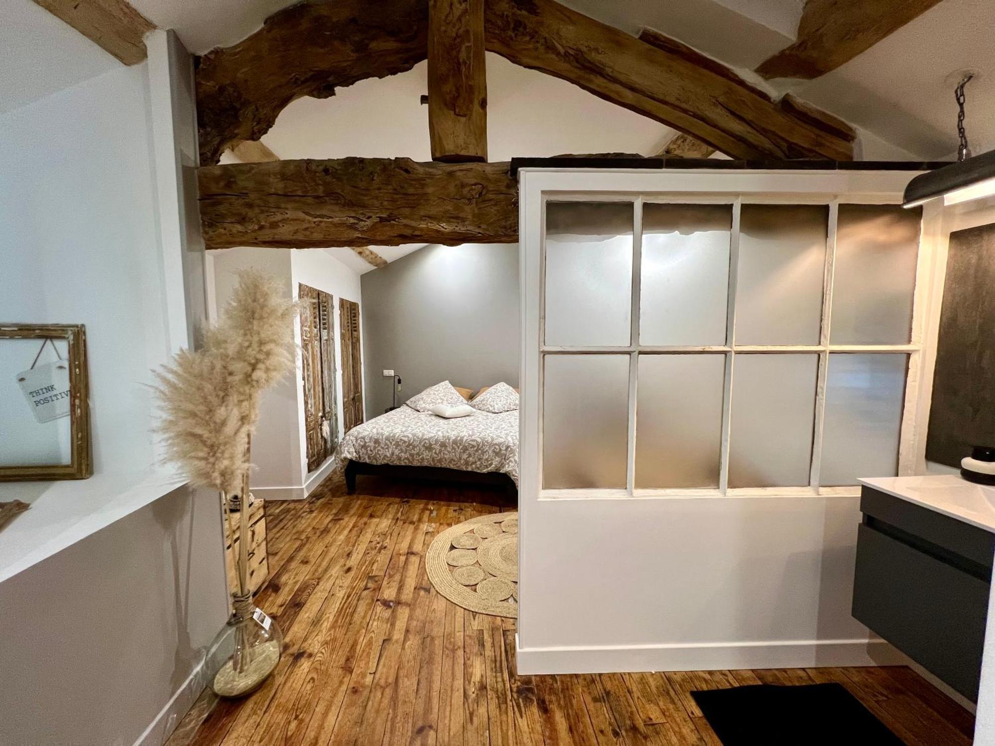Les Hirondelles Du Marais Bed & Breakfast รีอง ภายนอก รูปภาพ